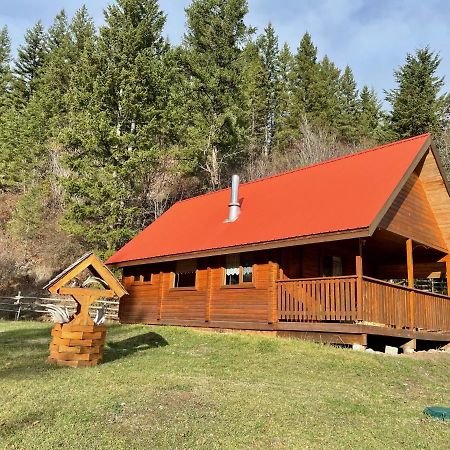 Camels Hump Guest Ranch Lumby Exterior foto