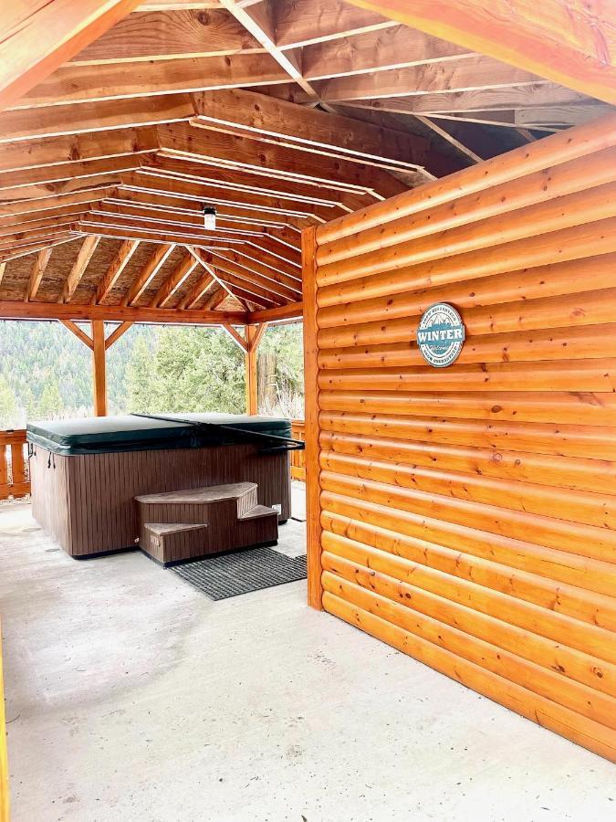 Camels Hump Guest Ranch Lumby Exterior foto