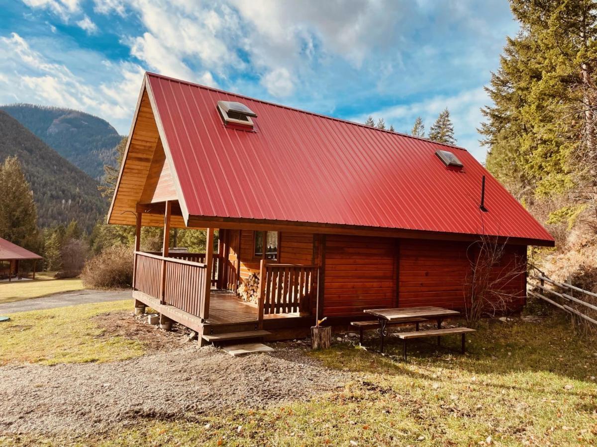 Camels Hump Guest Ranch Lumby Exterior foto