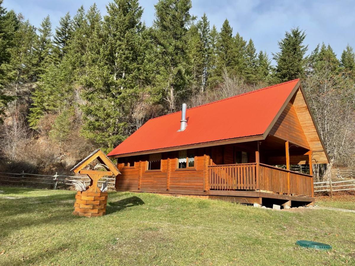 Camels Hump Guest Ranch Lumby Exterior foto